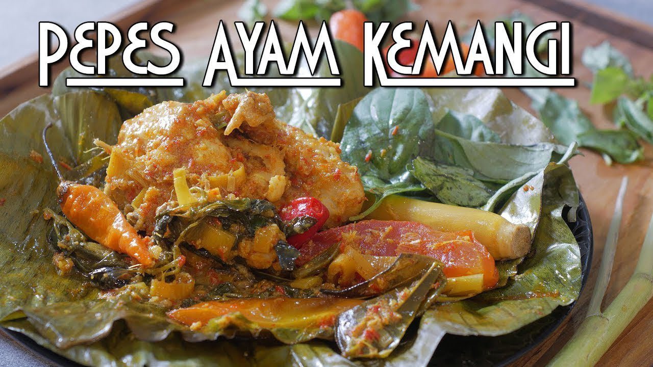 Makan ayam pepes kemangi empuk